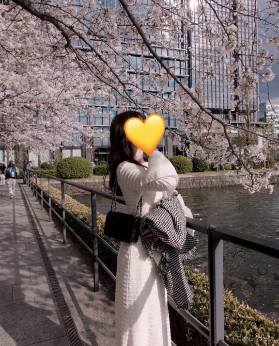 月の真珠-新宿-に在籍する中井あやかの自撮り写真