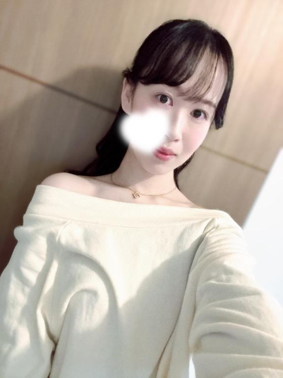 月の真珠-新宿-に在籍する笠原みほの自撮り写真