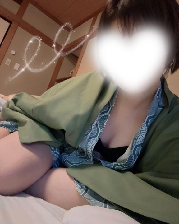 月の真珠-新宿-に在籍する武田ともみの自撮り写真