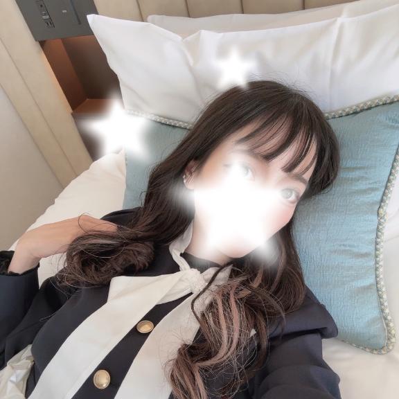 月の真珠-新宿-に在籍する三好まりかの自撮り写真