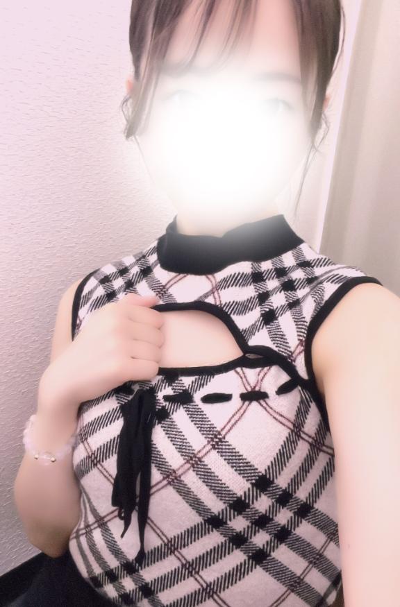 月の真珠-新宿-に在籍する中条もえかの自撮り写真